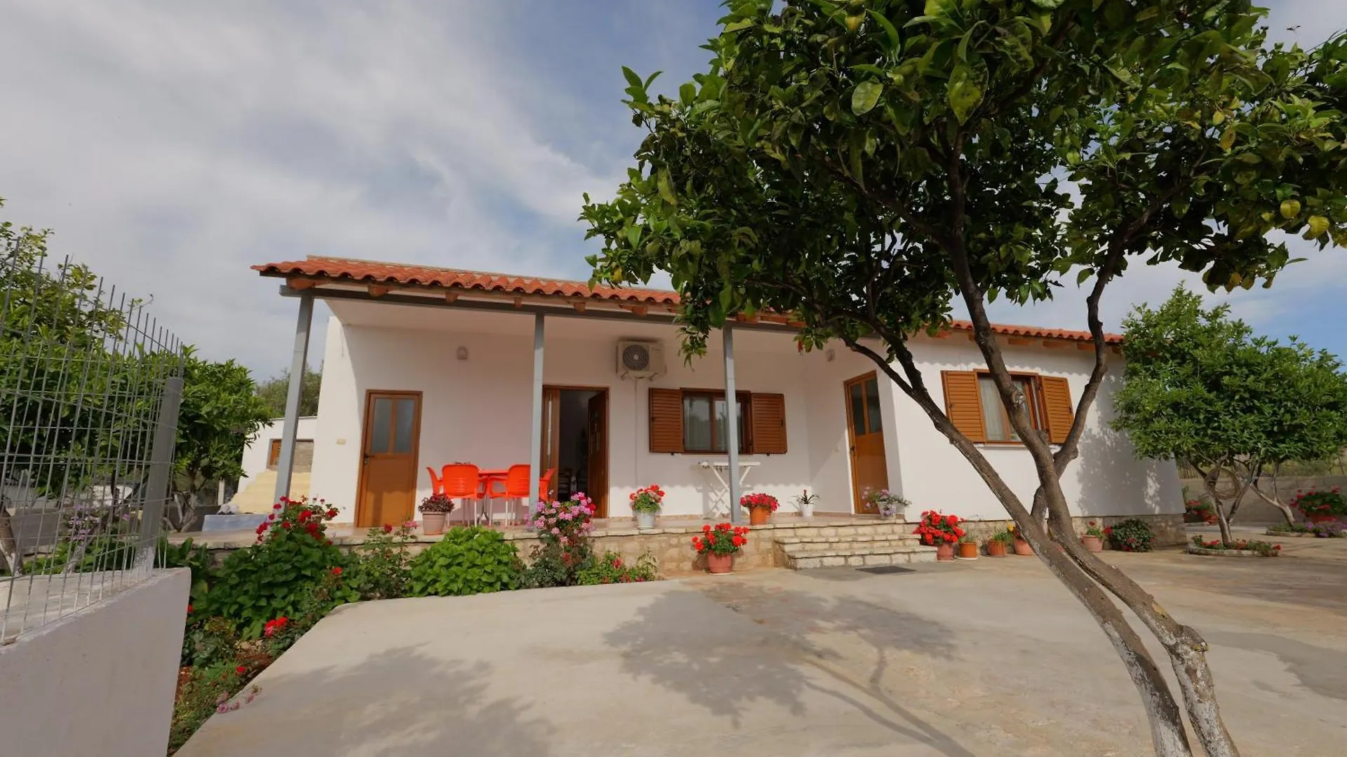 קסאמיל Brahimi Guest House דירה